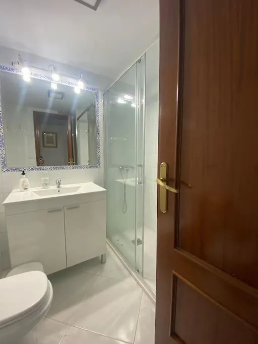 Funcional Piso 4 Dormitorios Frente A Santa Justa Seville
